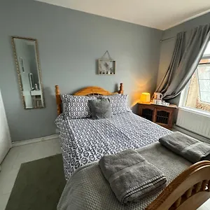 Homestay House Near To Castlecourt Shopping, Belfast